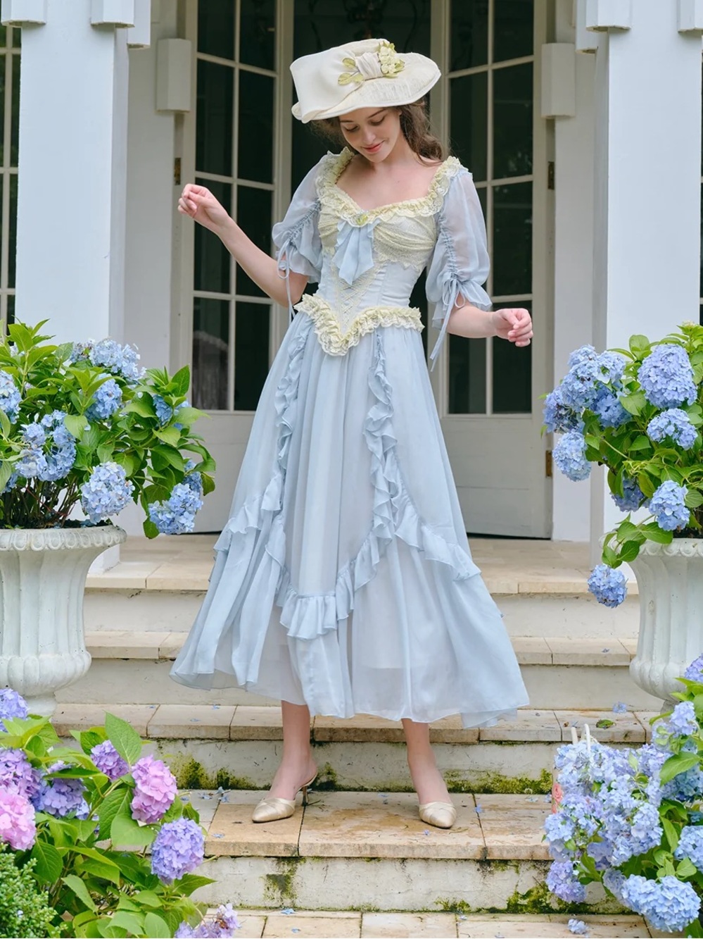 Vintage-Inspired Light Blue Ruffle Midi Dress with Lace Trim Size US 8/10 (XL)